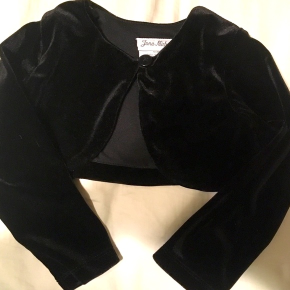 5️⃣ velvety shrug 5/$20 - Picture 1 of 2